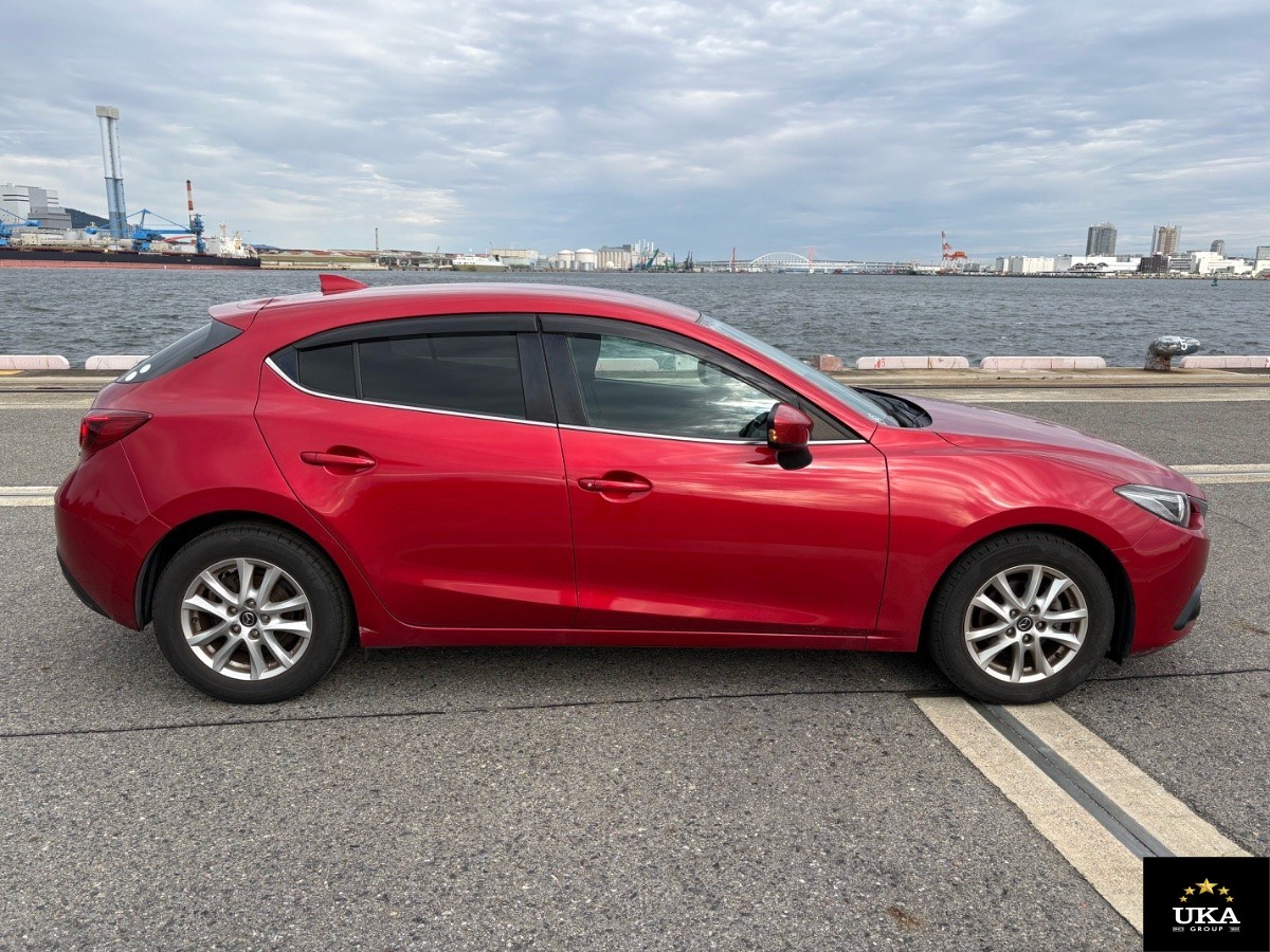 2016 Mazda Axela