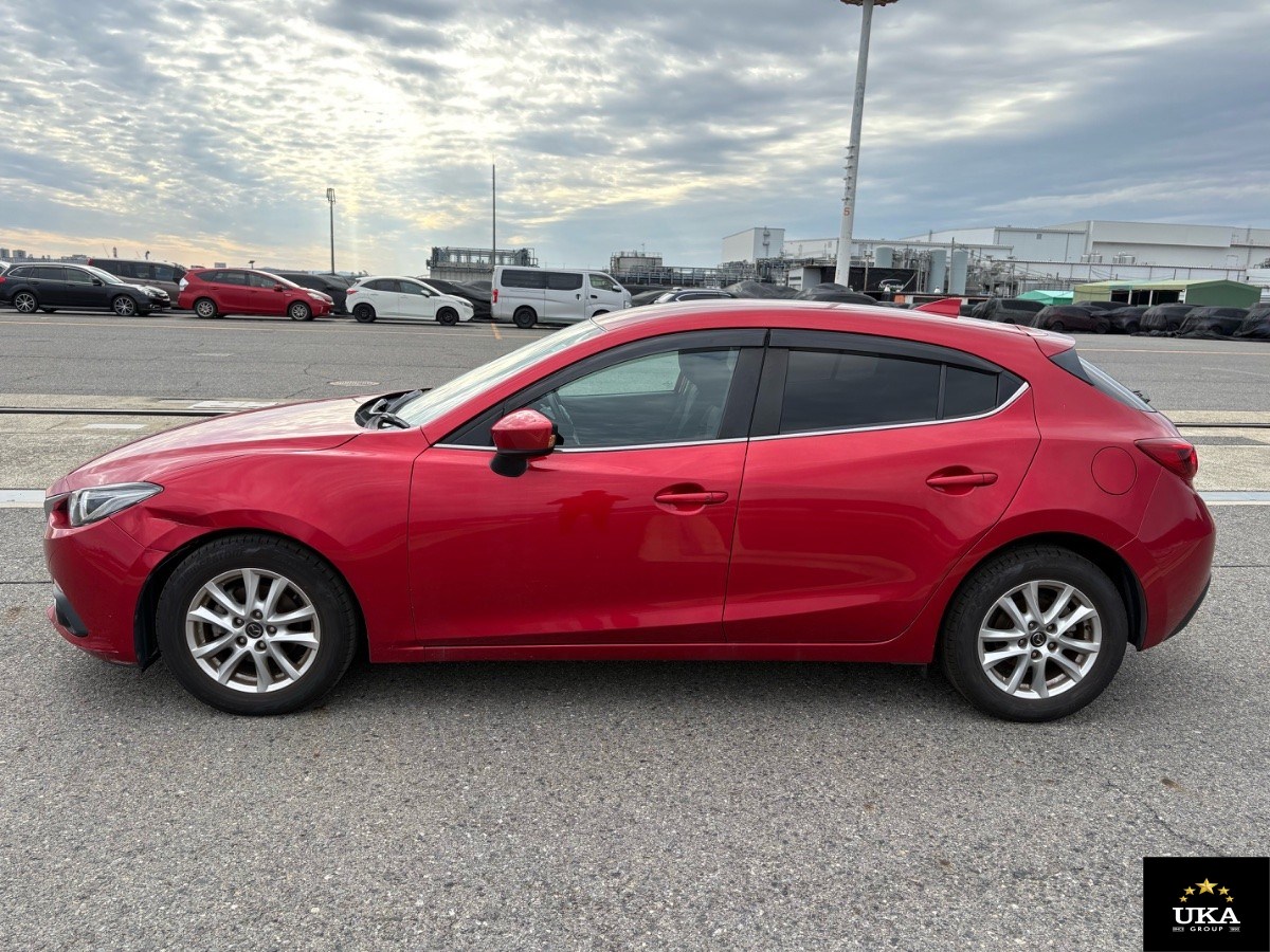 2016 Mazda Axela