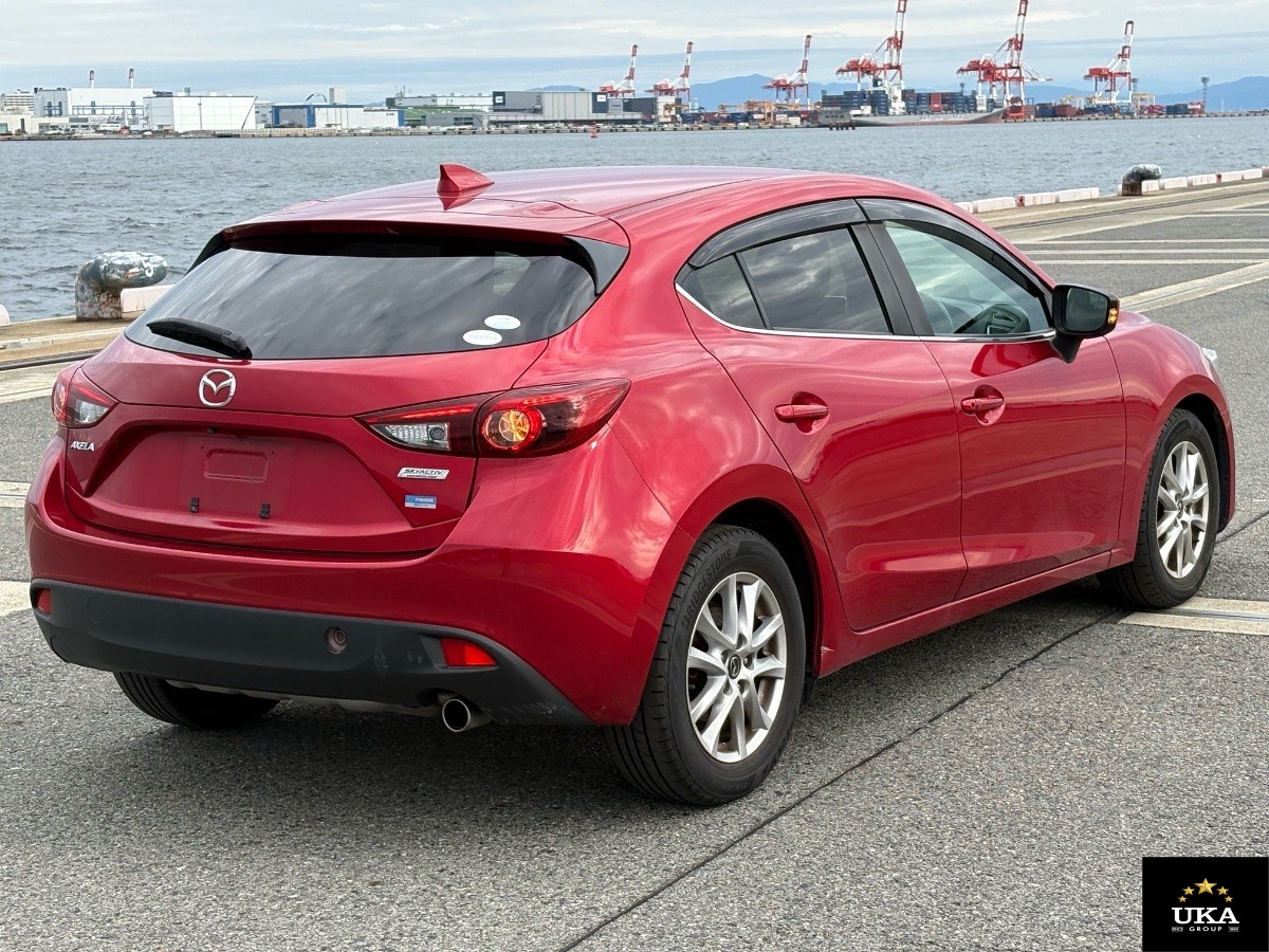 2016 Mazda Axela