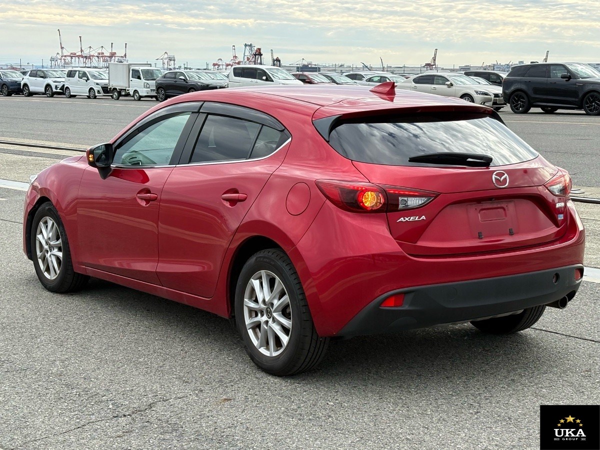 2016 Mazda Axela