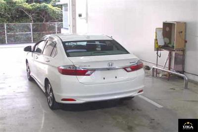 2015 Honda Grace - Thumbnail