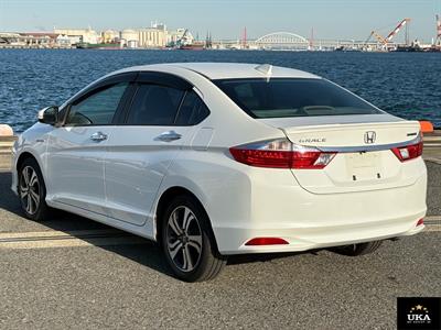 2015 Honda Grace - Thumbnail