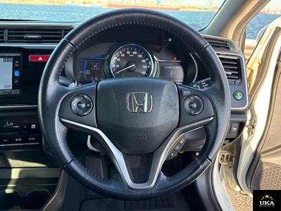 2015 Honda Grace - Thumbnail