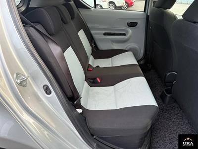 2013 Toyota Aqua - Thumbnail