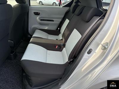 2013 Toyota Aqua - Thumbnail