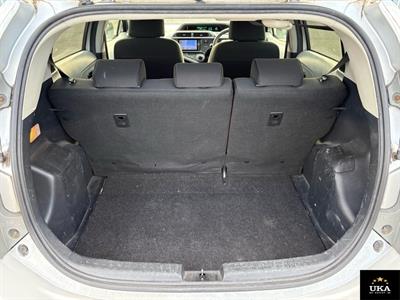 2013 Toyota Aqua - Thumbnail