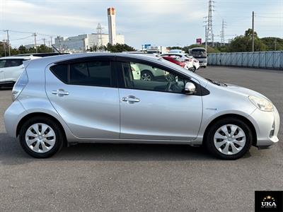 2013 Toyota Aqua - Thumbnail