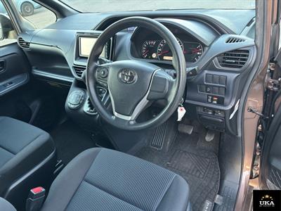 2016 Toyota Noah - Thumbnail