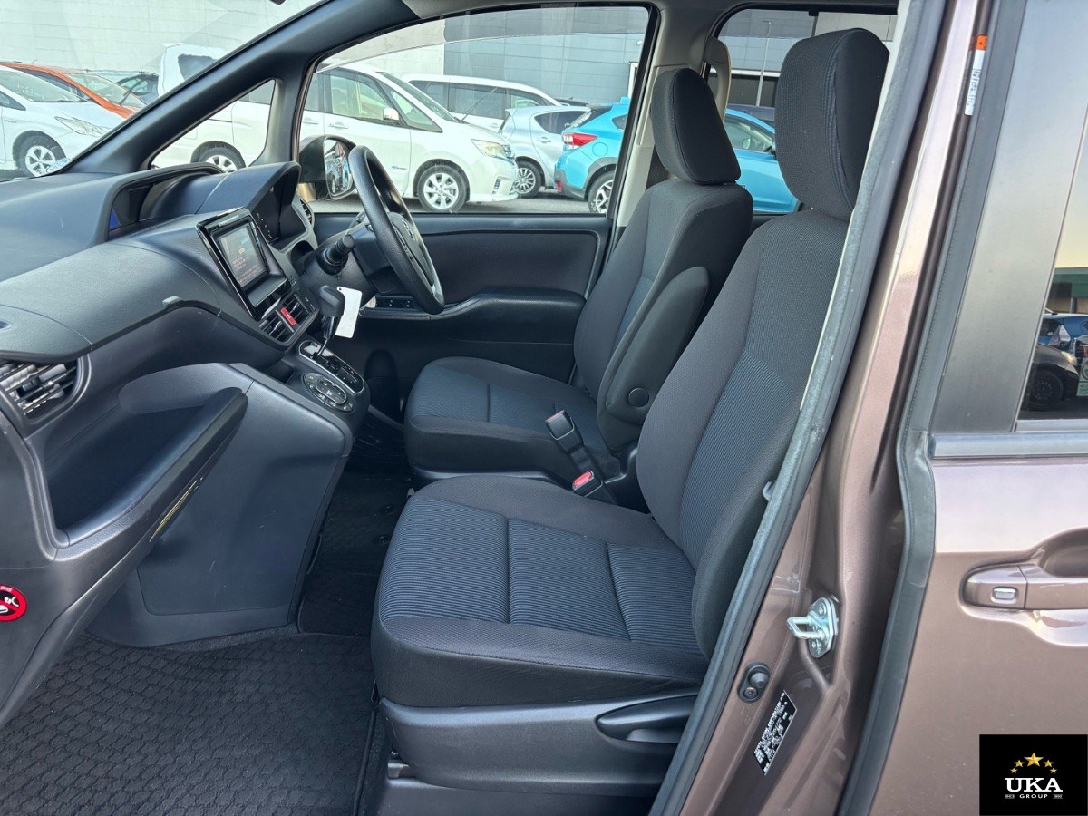 2016 Toyota Noah