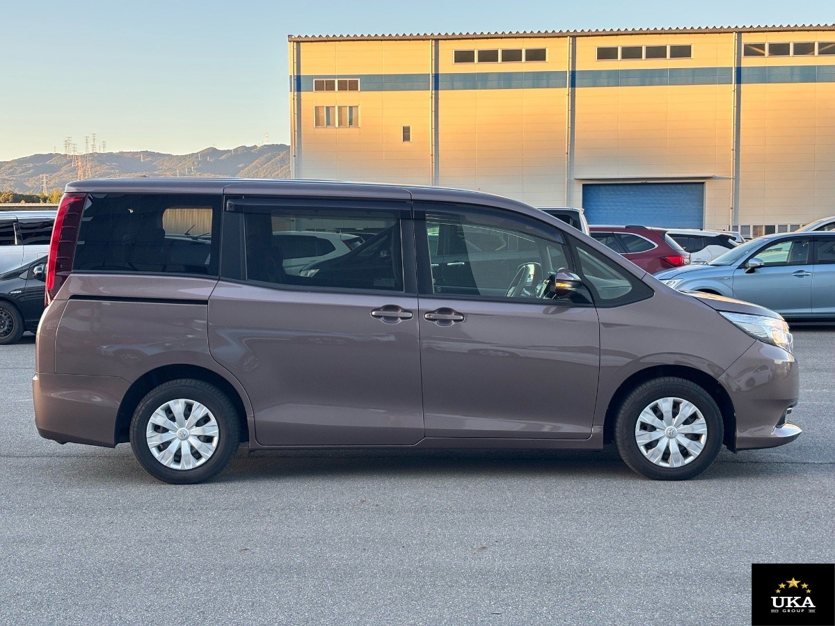 2016 Toyota Noah