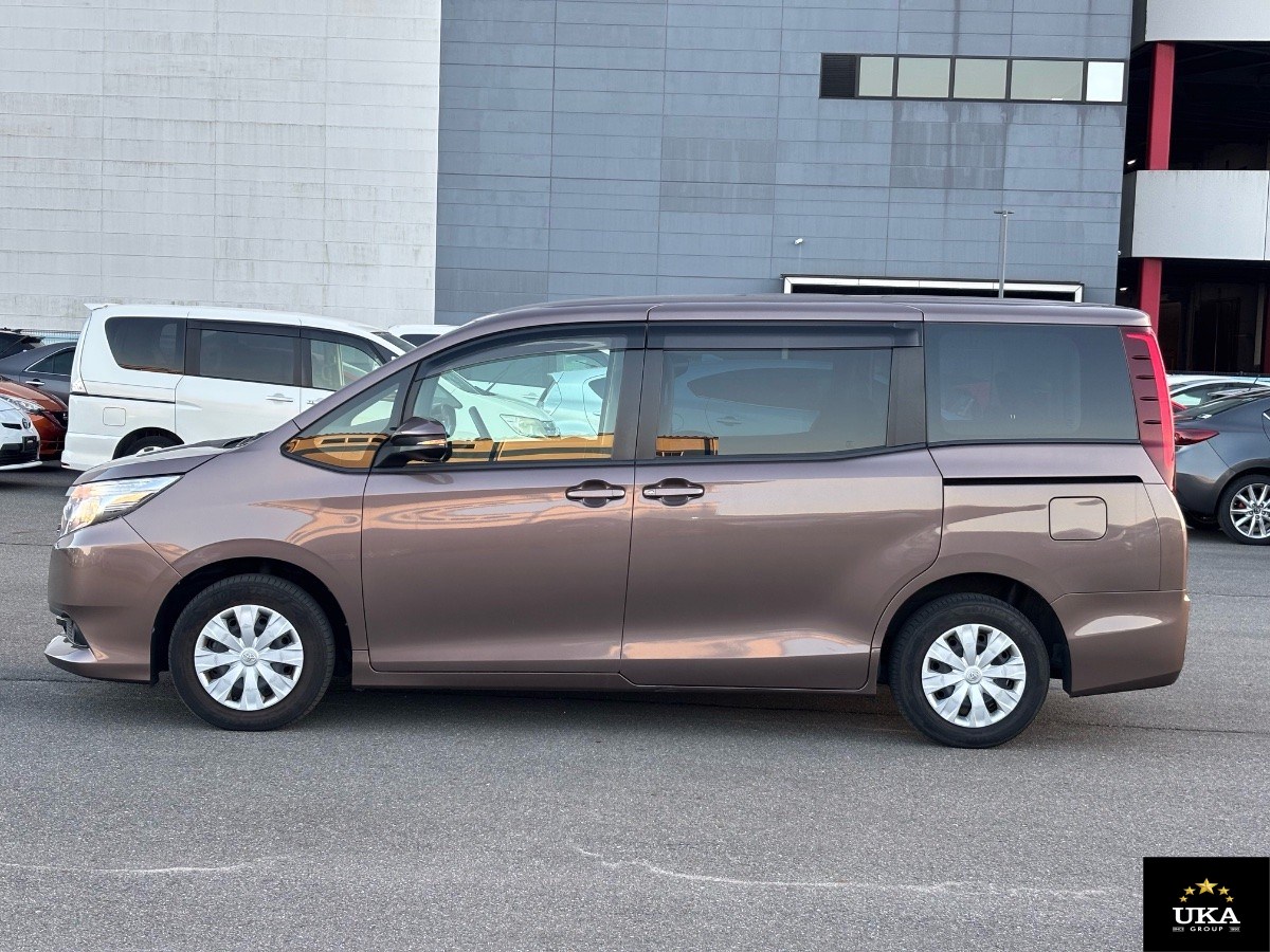 2016 Toyota Noah