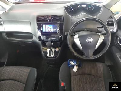 2016 Nissan Serena - Thumbnail
