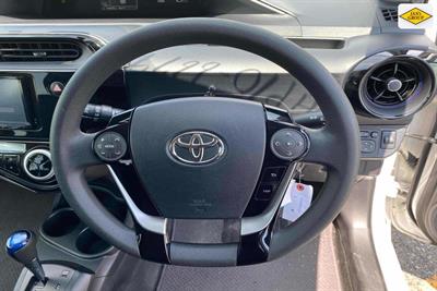 2018 Toyota Aqua - Thumbnail