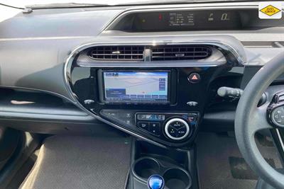 2018 Toyota Aqua - Thumbnail