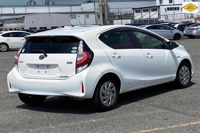 2018 Toyota Aqua - Thumbnail