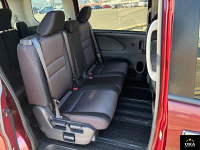 2018 Nissan Serena - Thumbnail