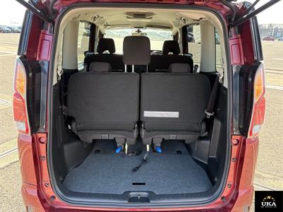 2018 Nissan Serena - Thumbnail