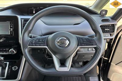 2017 Nissan Serena - Thumbnail