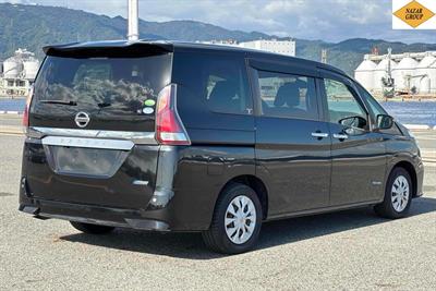 2017 Nissan Serena - Thumbnail
