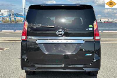 2017 Nissan Serena - Thumbnail