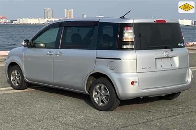 2014 Toyota Sienta - Thumbnail