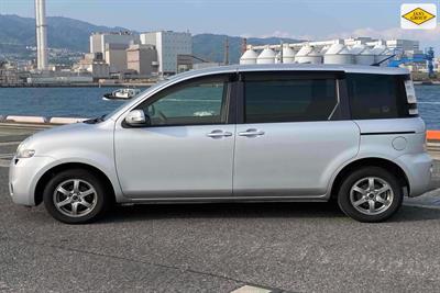 2014 Toyota Sienta - Thumbnail