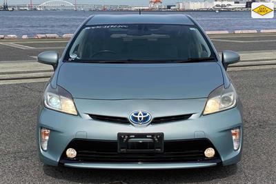 2013 Toyota Prius - Thumbnail