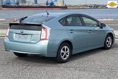 2013 Toyota Prius - Thumbnail