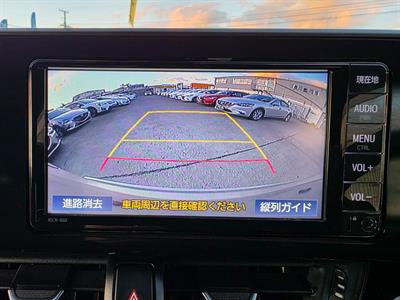 2019 Toyota C-HR - Thumbnail