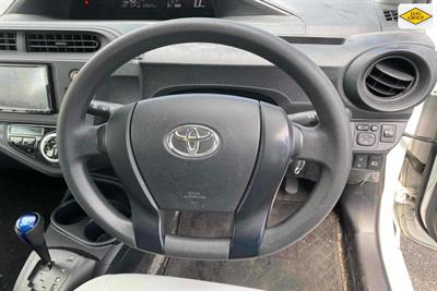2020 Toyota Aqua - Thumbnail