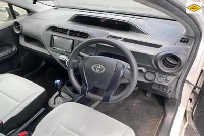 2020 Toyota Aqua - Thumbnail