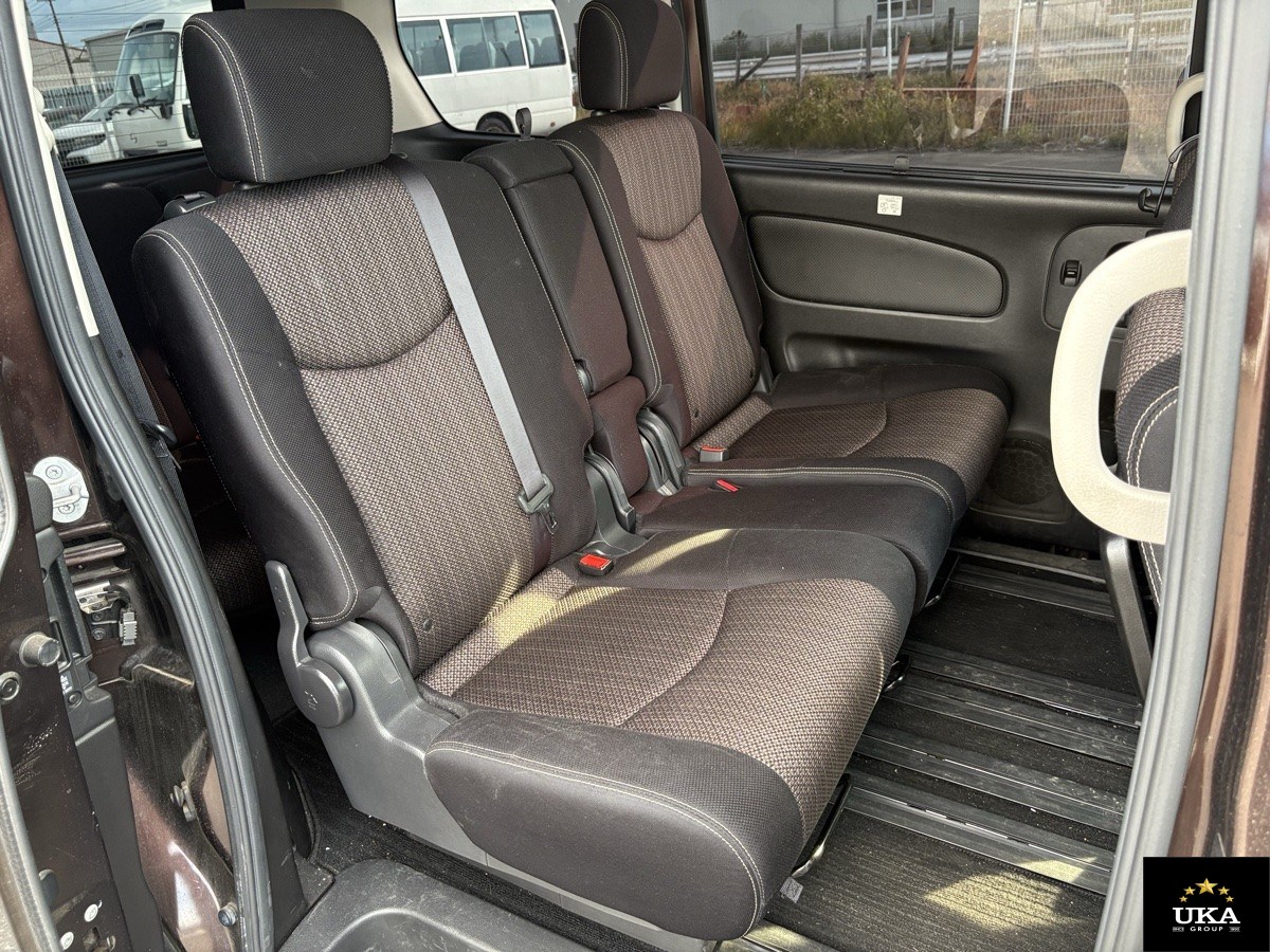 2015 Nissan Serena
