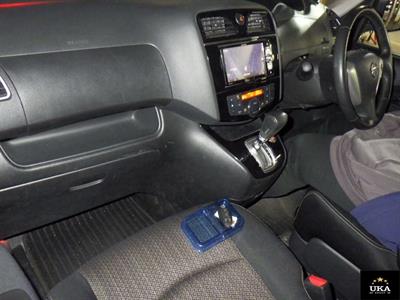 2015 Nissan Serena - Thumbnail