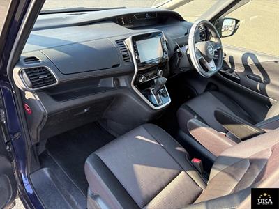 2017 Nissan Serena - Thumbnail