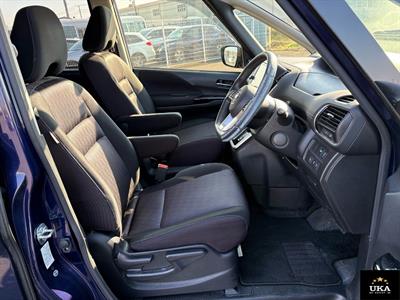 2017 Nissan Serena - Thumbnail