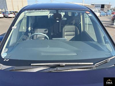 2017 Nissan Serena - Thumbnail