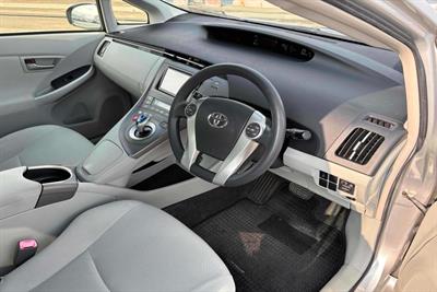 2012 Toyota Prius - Thumbnail