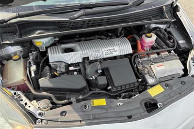 2012 Toyota Prius - Thumbnail