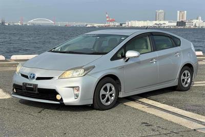 2012 Toyota Prius - Thumbnail