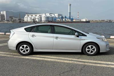 2012 Toyota Prius - Thumbnail