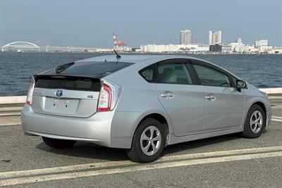 2012 Toyota Prius - Thumbnail