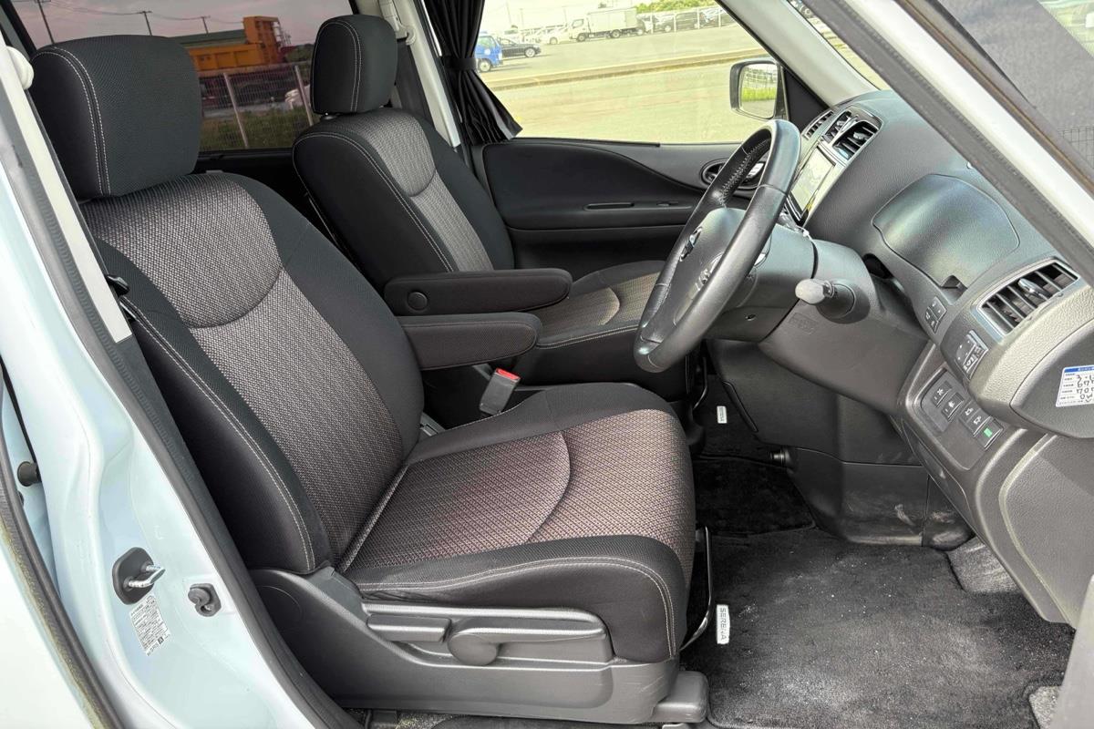 2015 Nissan Serena