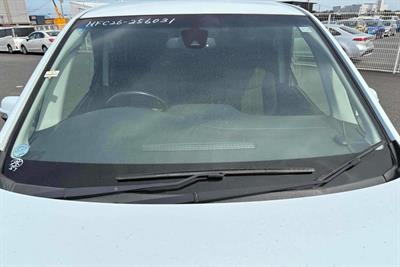 2015 Nissan Serena - Thumbnail