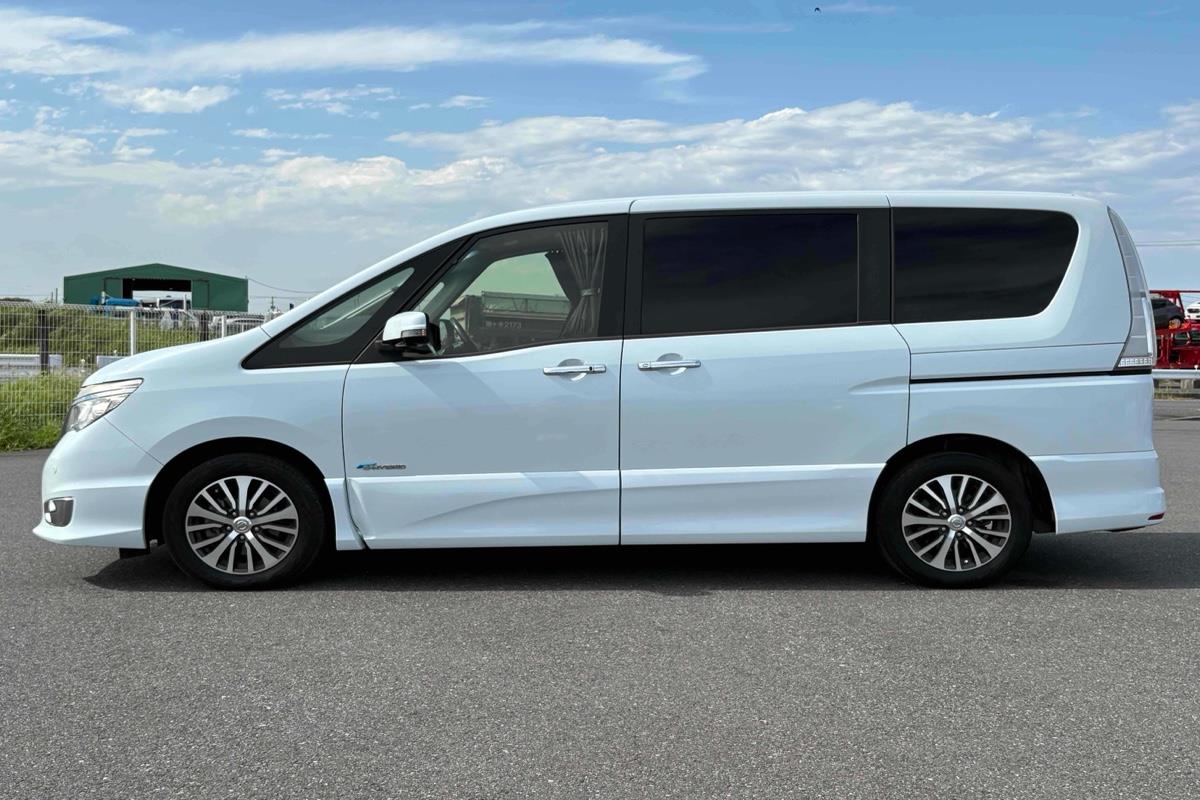 2015 Nissan Serena