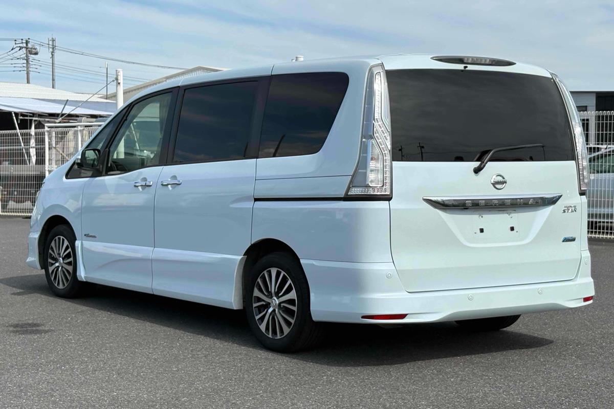 2015 Nissan Serena