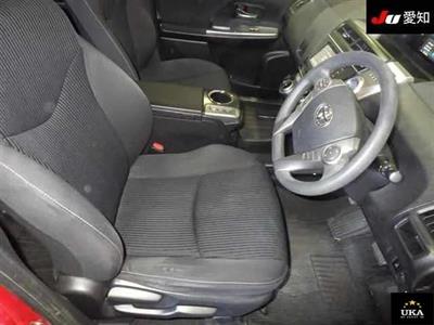 2015 Toyota Prius - Thumbnail