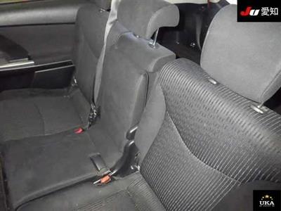 2015 Toyota Prius - Thumbnail