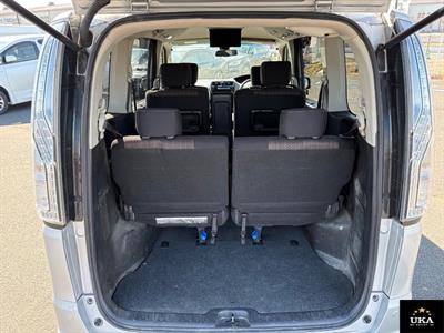 2015 Nissan Serena - Thumbnail