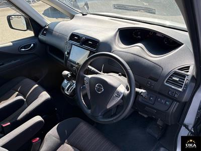 2015 Nissan Serena - Thumbnail