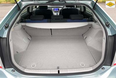 2012 Toyota Prius - Thumbnail